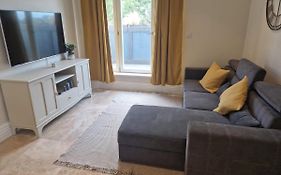 2 Bedroom Lux Apartment In Hendon- New Build